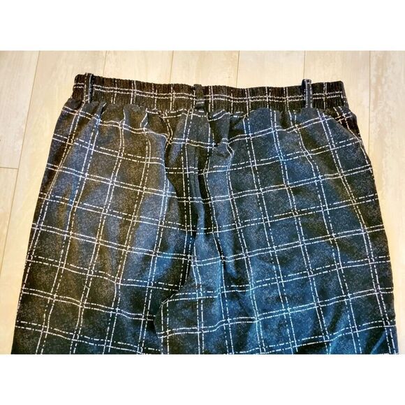 Torrid 16 Pull-On Wide Leg High-Rise Pants B/W Squares Button Zip Pockets - Picture 5 of 6